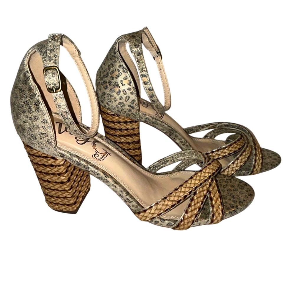 Very G Slither Raffia Heeled Sandal Women’s Size 9